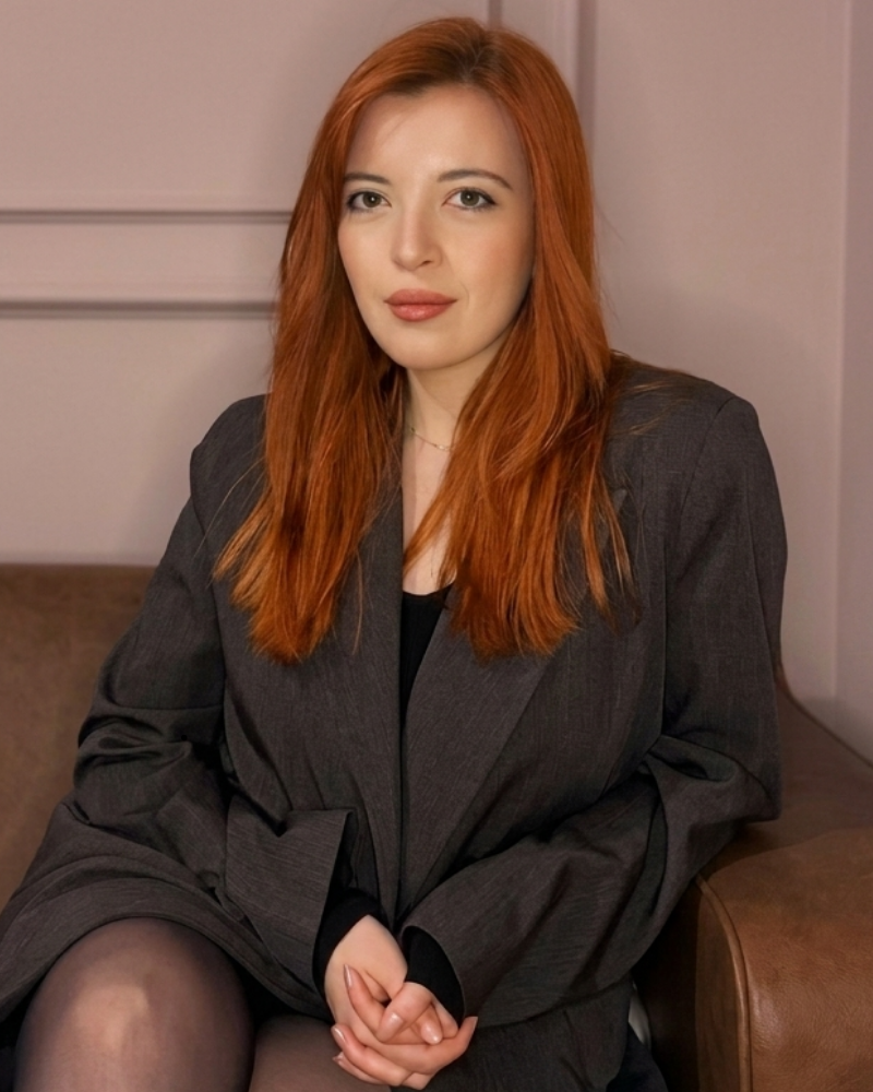 Avukat Damla Bayrak